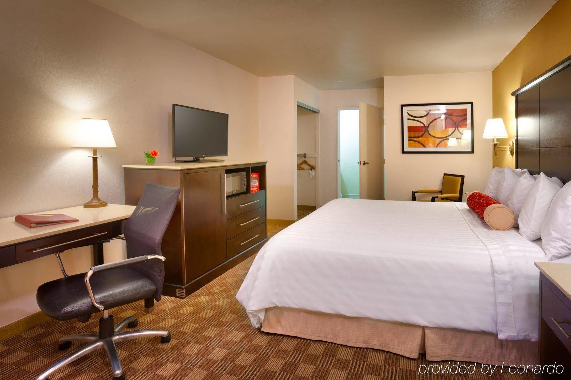 Cortona Inn And Suites Anaheim Resort מראה חיצוני תמונה